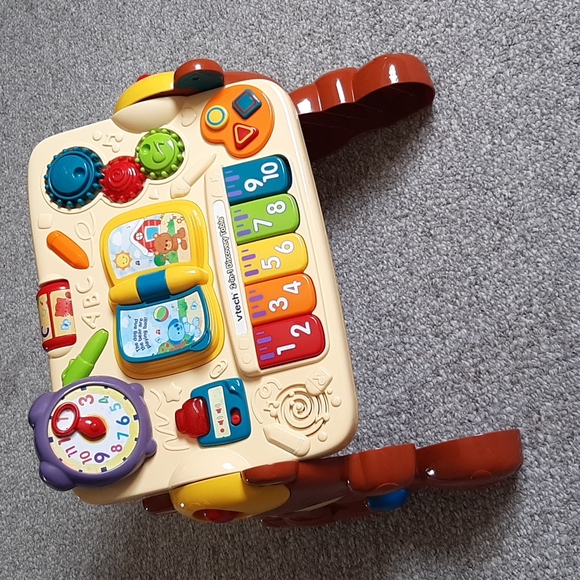 Vtech 2-in-1 Dicovery Table. - Picture 3 of 10